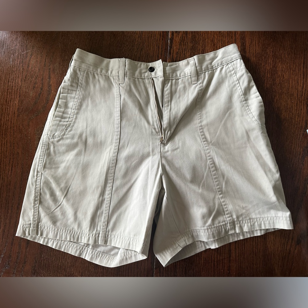 Cream khaki women’s shorts Cabela’s size 6
